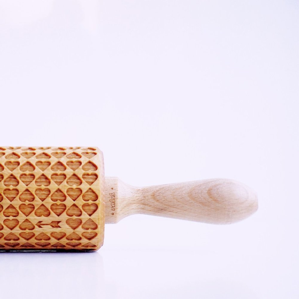 HEART EMBOSSING ROLLING PIN - Picture 2 of 4